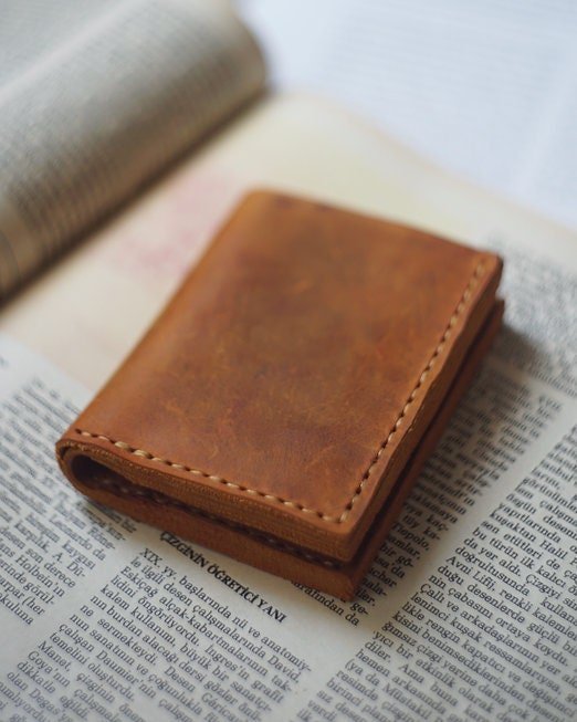 Compact Handcrafted Leather Wallet & Card Holder - Secure Minimalist Pocket Wallet with RFID Block - EternaMuhan - EternaMuhan