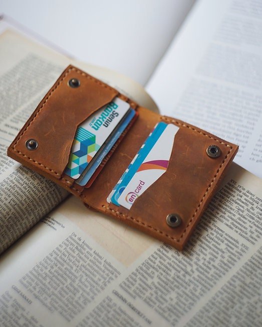 Compact Handcrafted Leather Wallet & Card Holder - Secure Minimalist Pocket Wallet with RFID Block - EternaMuhan - EternaMuhan