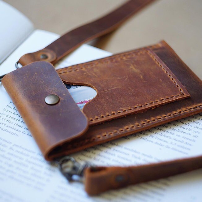 EternaMuhan Artisan Leather Phone Pouch & Cardholder – Your Essentials in One Place - EternaMuhan