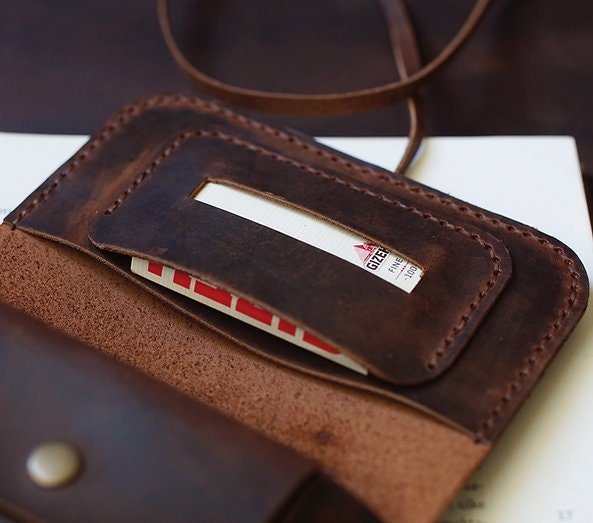 EternaMuhan Classic Hand - Stitched Leather Tobacco Pouch – A Connoisseur's Retreat - EternaMuhan