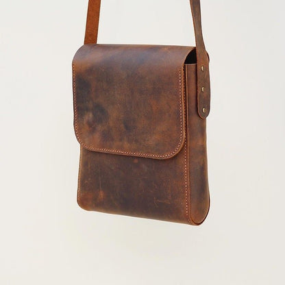 EternaMuhan Classic Leather Messenger Bag – Vintage - Inspired, Artisan - Made - EternaMuhan