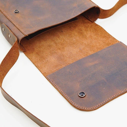 EternaMuhan Classic Leather Messenger Bag – Vintage - Inspired, Artisan - Made - EternaMuhan