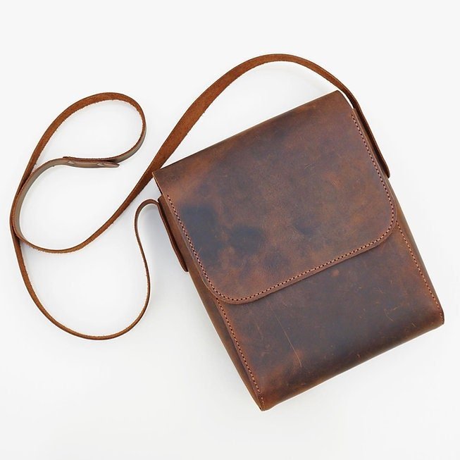 EternaMuhan Classic Leather Messenger Bag – Vintage - Inspired, Artisan - Made - EternaMuhan