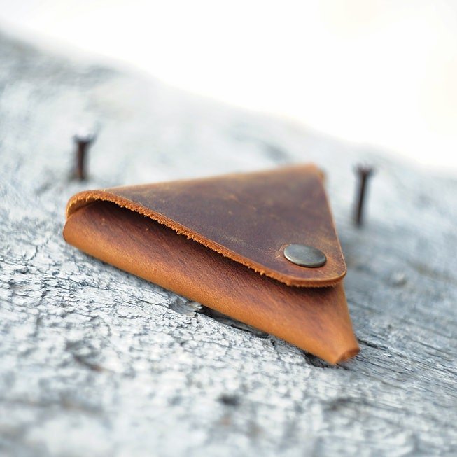 EternaMuhan Handcrafted Leather Coin Pouch – Stylish Storage for Your Essentials - EternaMuhan