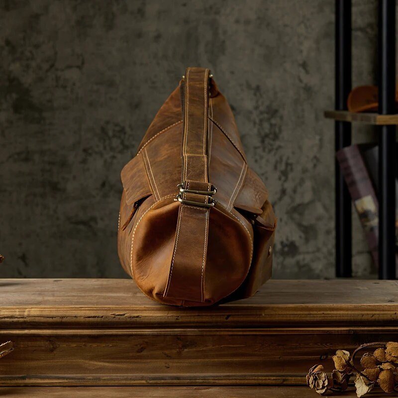 EternaMuhan Handmade Leather Chest Bag – Effortless Style for the Urban Explorer - EternaMuhan