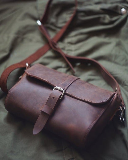 EternaMuhan Vintage - Style Leather Crossbody Bag – Your Timeless Travel Companion - EternaMuhan