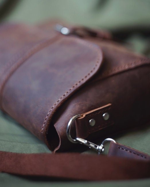 EternaMuhan Vintage - Style Leather Crossbody Bag – Your Timeless Travel Companion - EternaMuhan