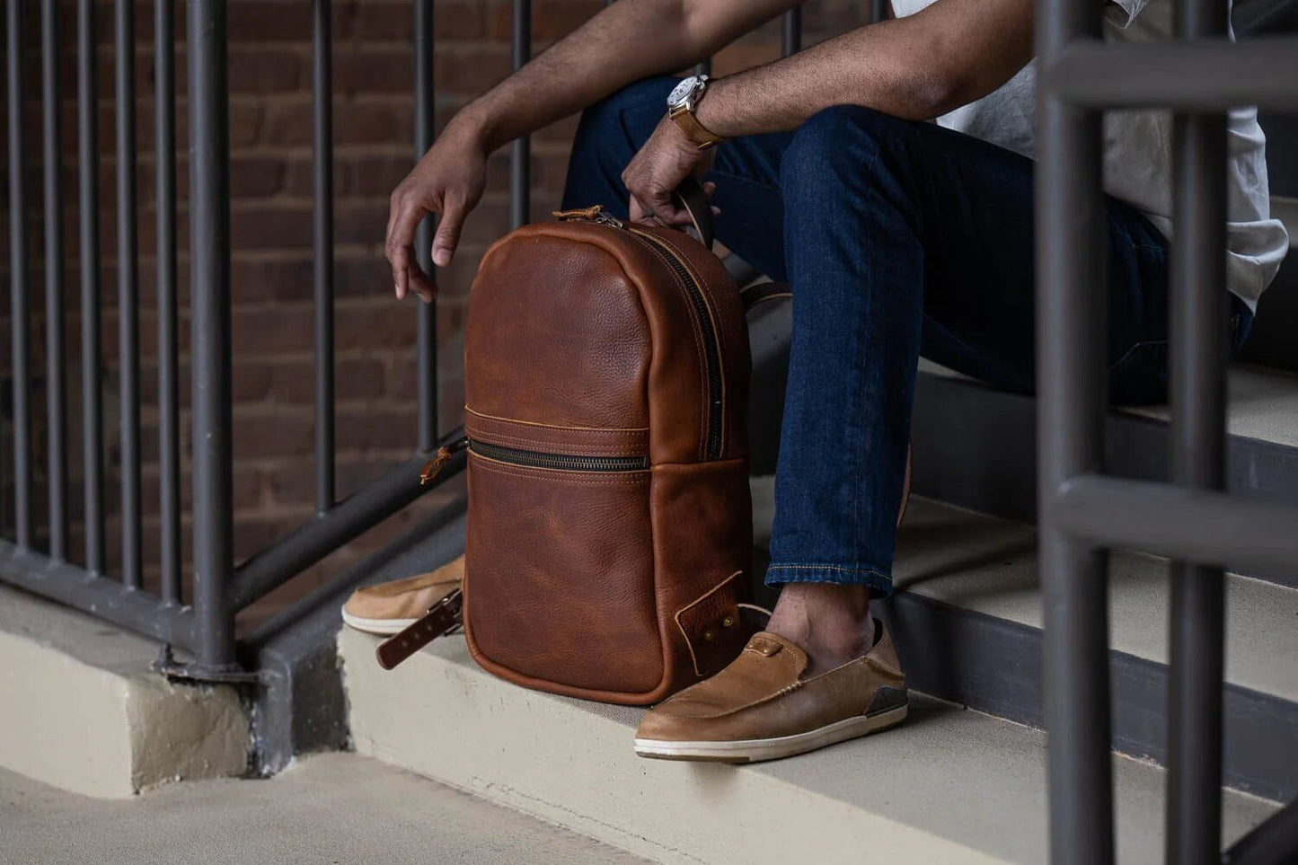 Sleek Leather Backpack with Zipper - Timeless Urban Elegance | EternaMuhan Handcrafted Collection - EternaMuhan